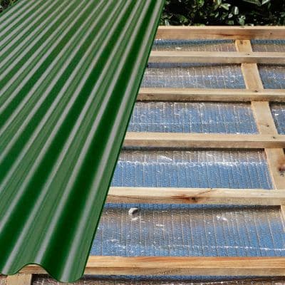Aislante térmico Aislathermic en techo con estructura de madera