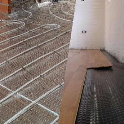 Instalación bajo piso radiante o flotante
